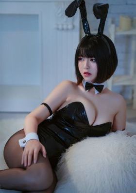 《年轻女教师3》电影